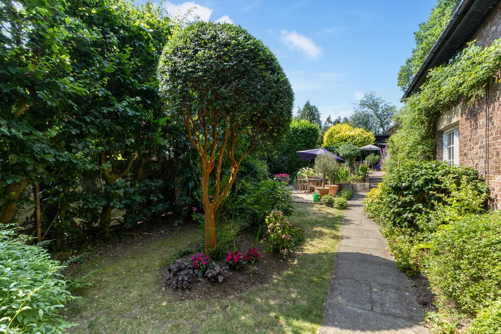 Clamp Hill, Stanmore, HA7 photo 21