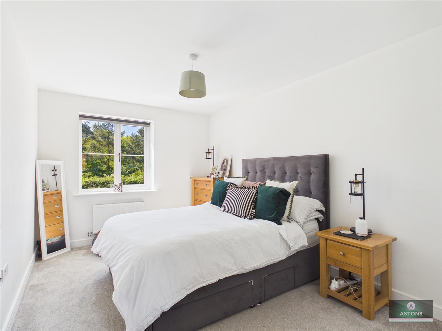 Clay Vale, Faygate, Horsham Image 7