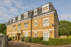Frobisher Mews, Enfield