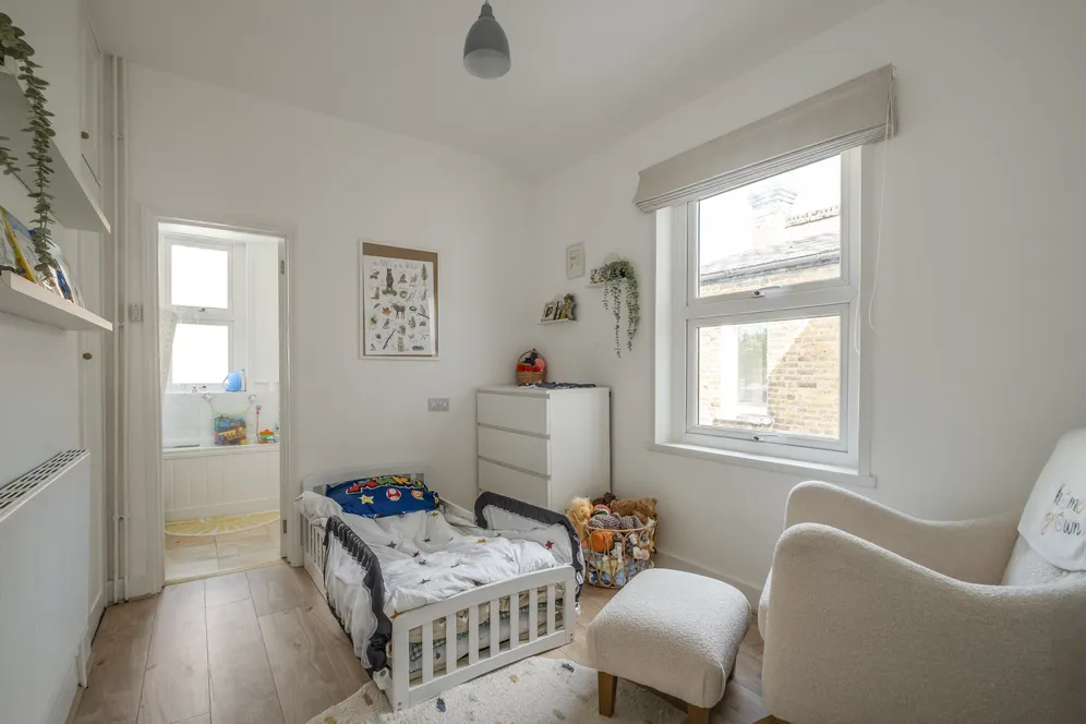 Garratt Lane, London, SW18 photo 9