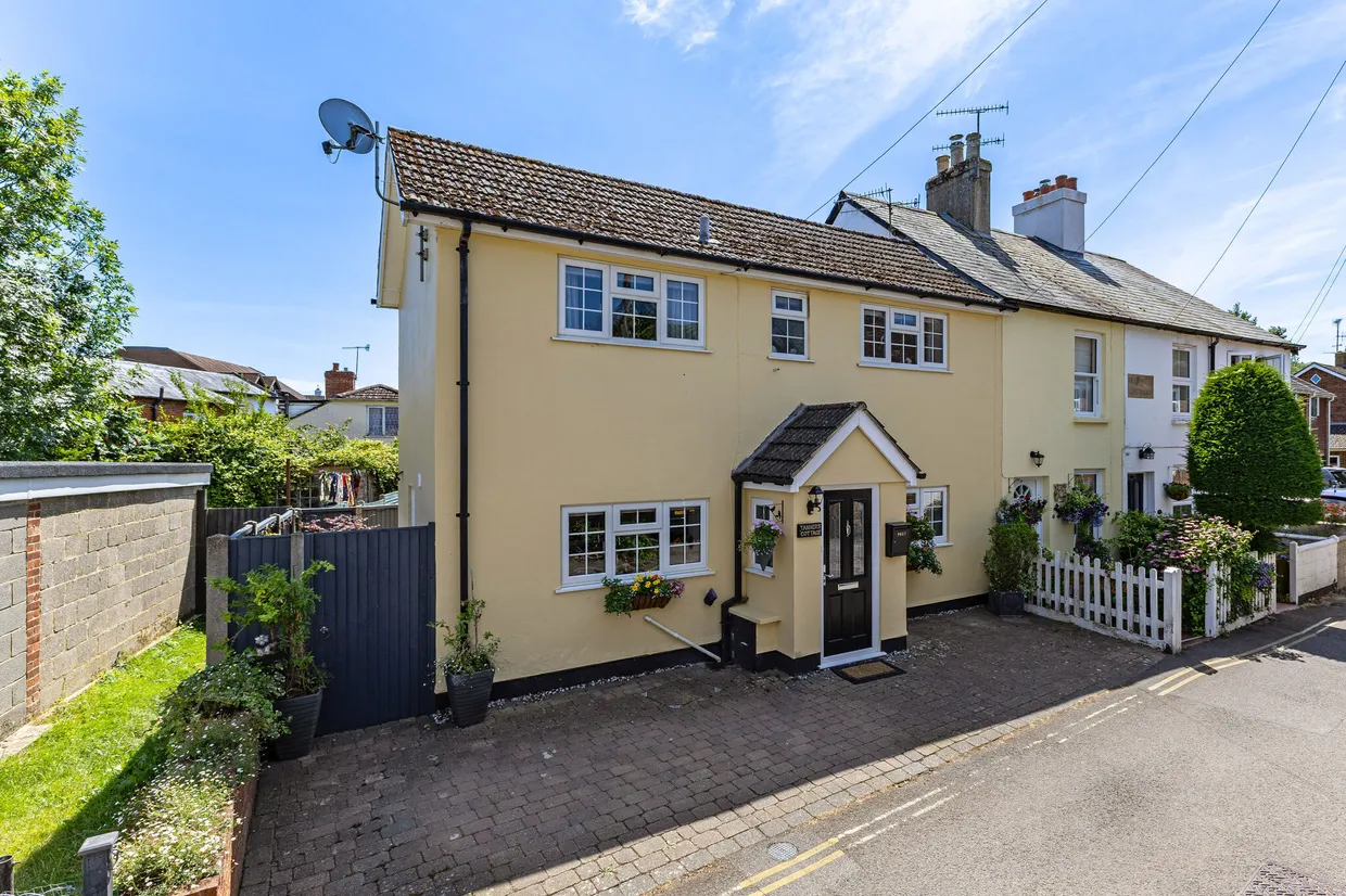Tanhouse Lane, Alton, GU34 photo 1
