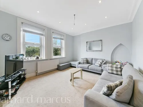 Ballards Lane, LONDONphoto
