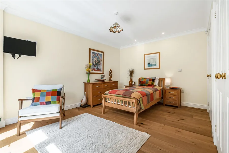 Property Image 28