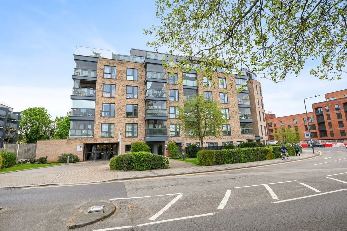 Neasden Lane, London, NW10