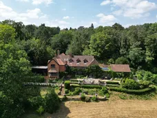 Tilford Road, Farnham, Surrey, GU9 photo 1