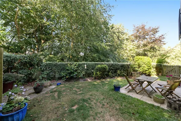 Castle Gardens, Bimport, SP7 photo 9