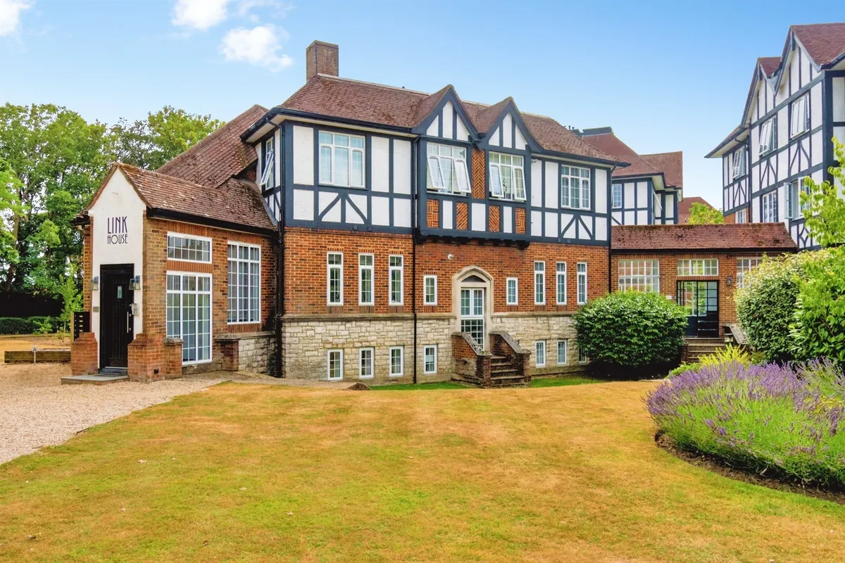 Millbrook Road East, Southampton