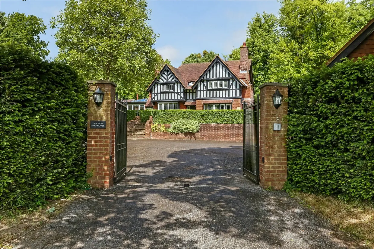Woodman Lane, Sparsholt, SO21 photo 1