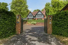 Woodman Lane, Sparsholt, SO21 photo 1