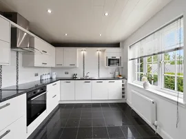Balmoral Drive, Bishopton thumb 3