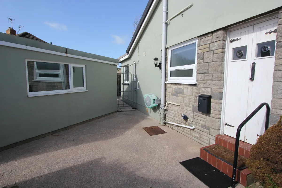 Spitzkop, Llantwit Major, CF61