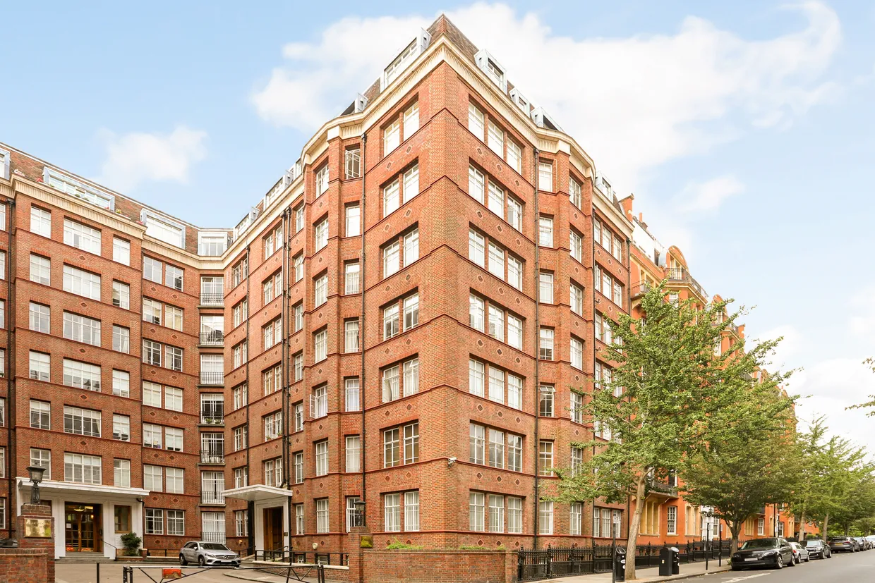 Oakwood Court, London, W14 photo 1