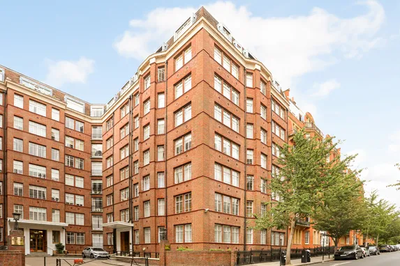 Oakwood Court, London, W14