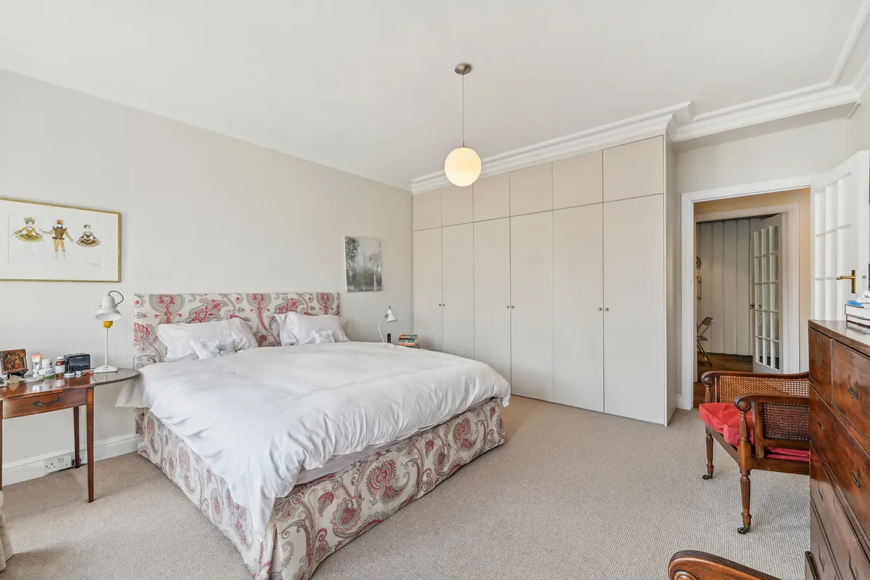 Oakwood Court, London, W14 photo 7