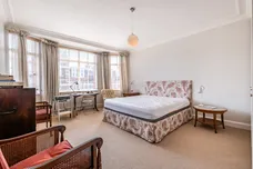 Oakwood Court, London, W14 photo 8