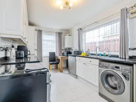 Earlsfield, Branston, LINCOLN thumb 3