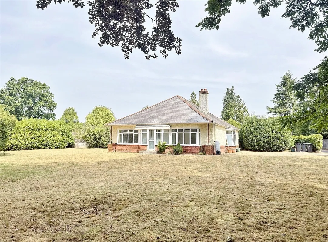 Edmondsham Road