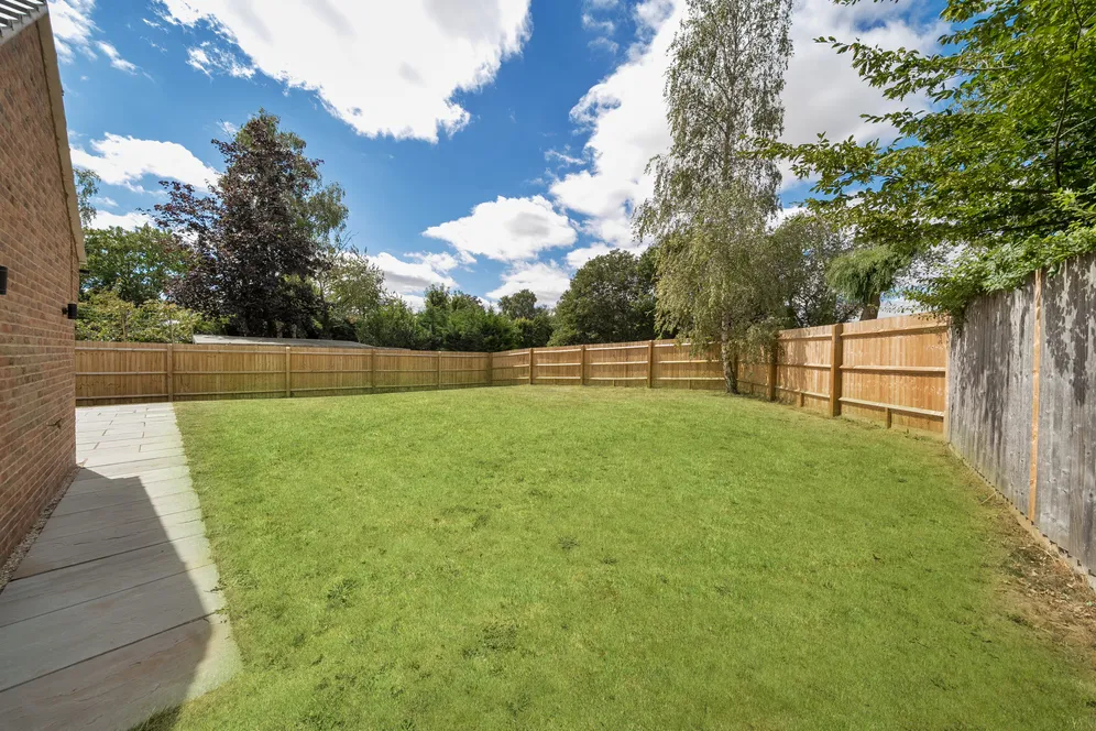 Townend Close, Croughton, NN13 photo 8