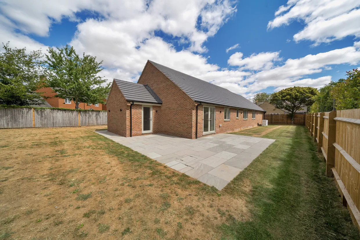 Townend Close, Croughton, NN13 photo 15