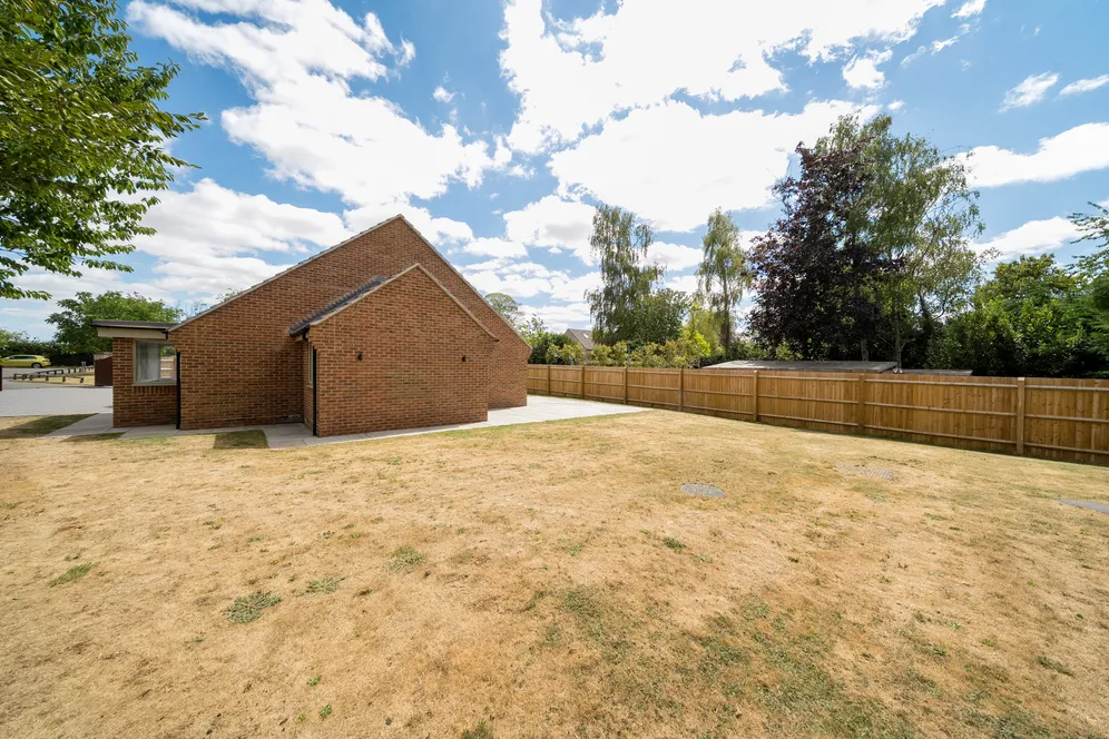 Townend Close, Croughton, NN13 photo 16