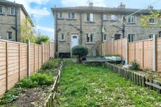Oakenbank Crescent, Huddersfield