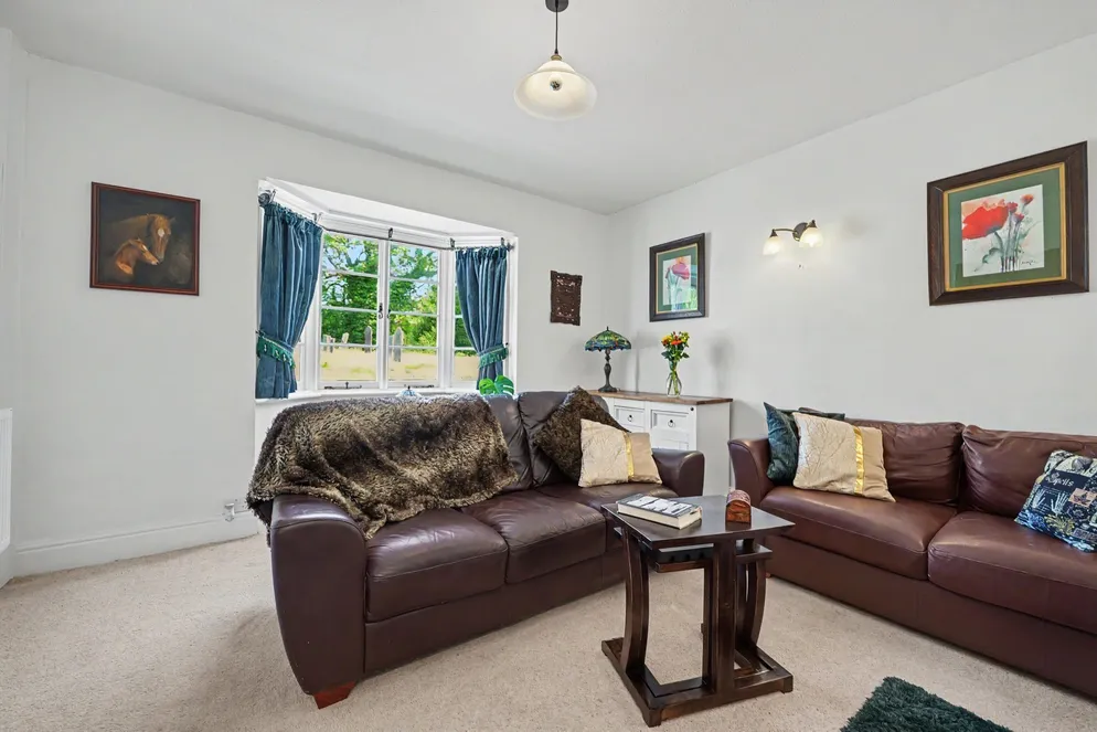 Property carousel item 9