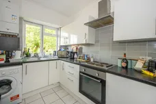 Roehampton High Street, SW15 photo 1