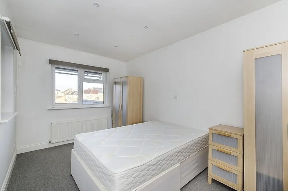Ferndale Road London SW4 photo 9