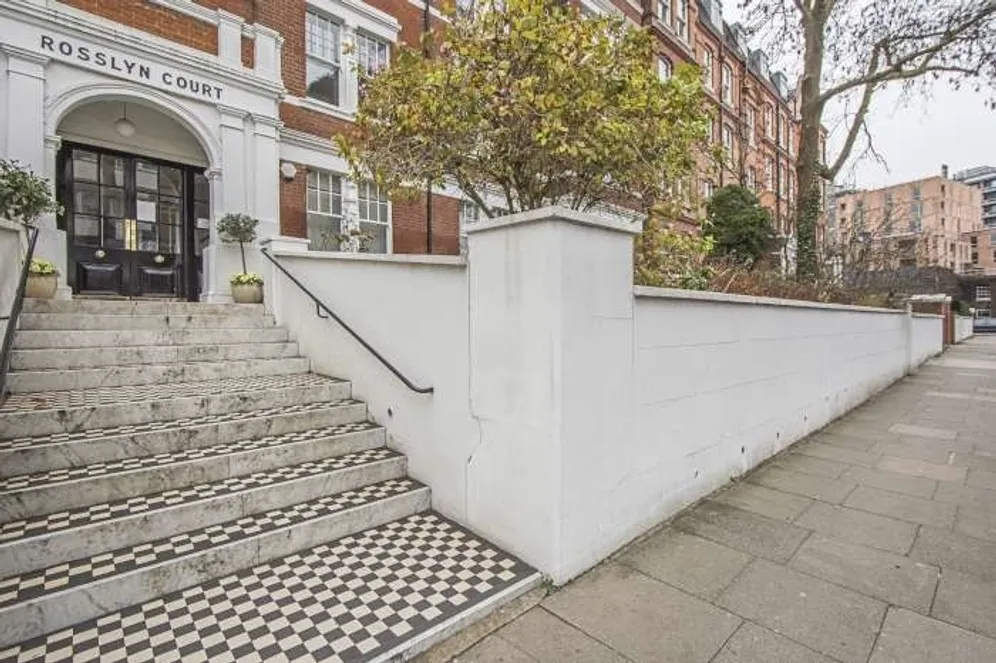 10 Ornan Road Belsize Park NW3 photo 3