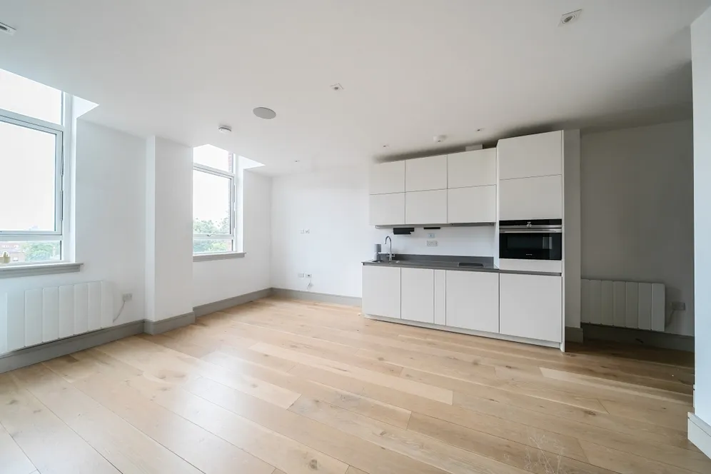 Lawrence Road London N15 photo 8