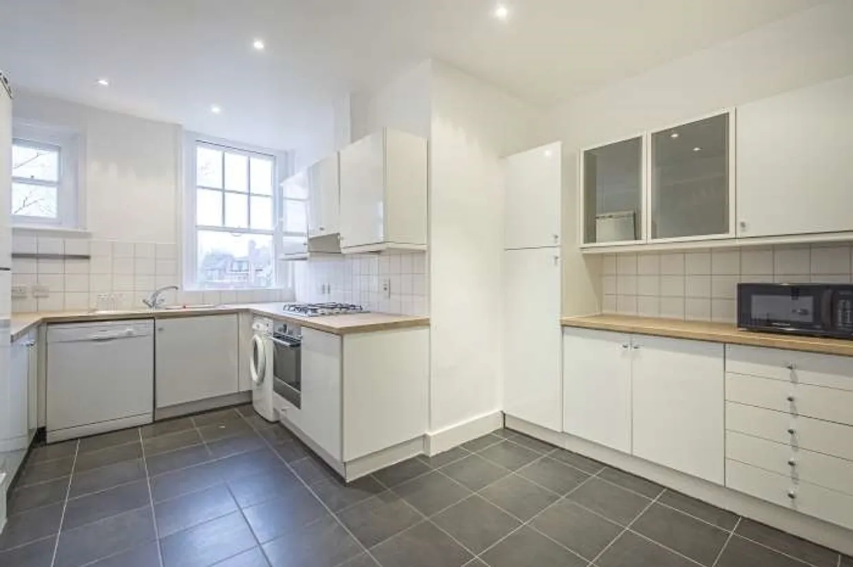 10 Ornan Road Belsize Park NW3 photo 12