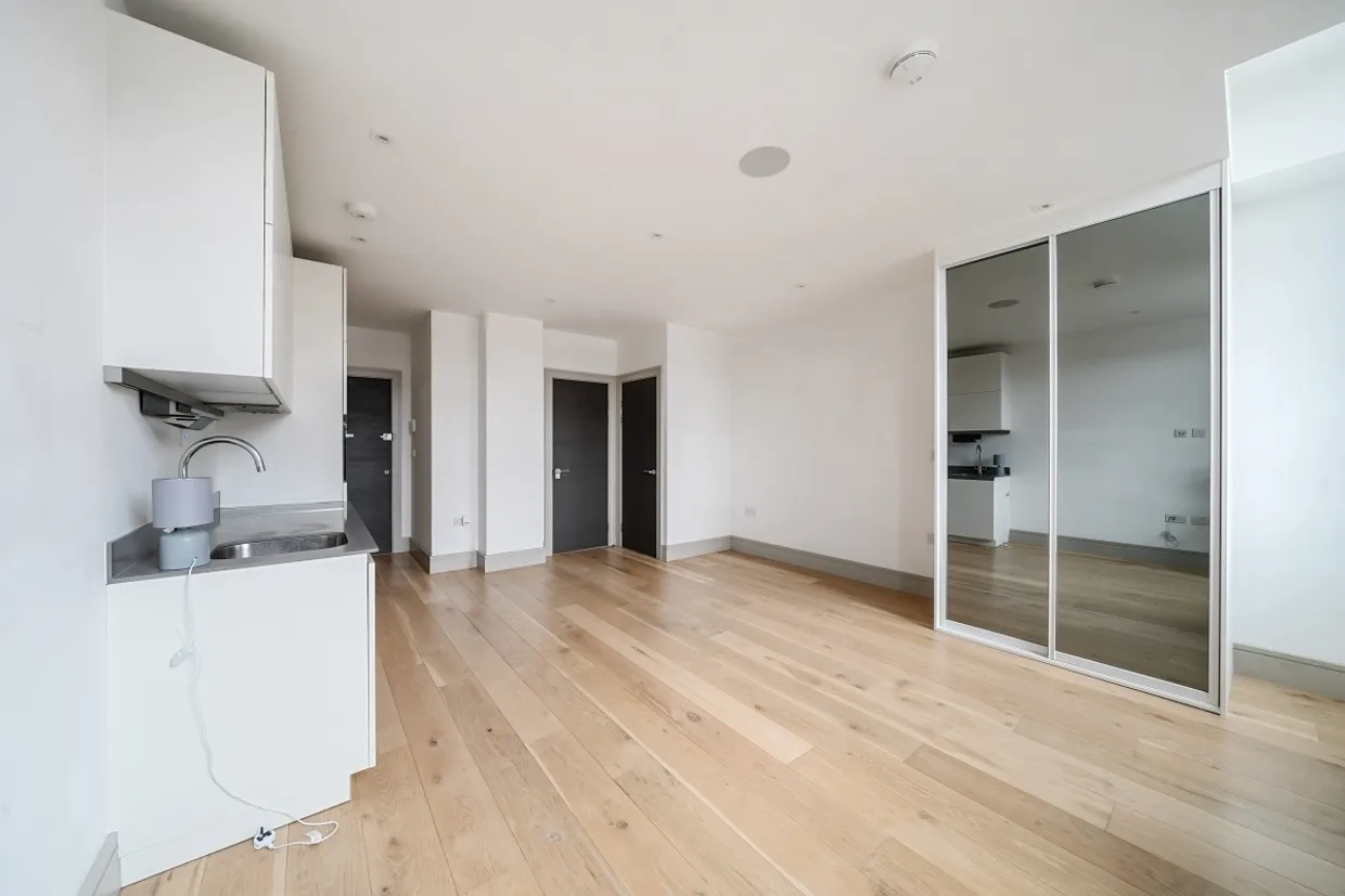 Lawrence Road London N15 photo 9