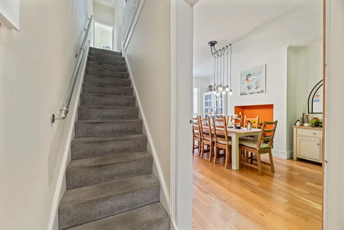 Property carousel image 9