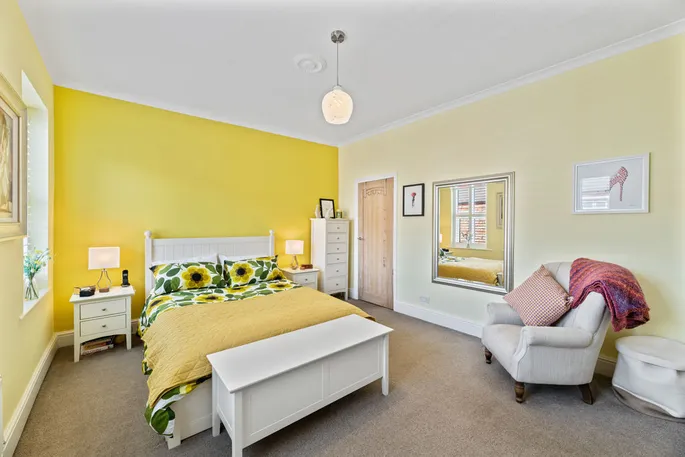 Property carousel image 10
