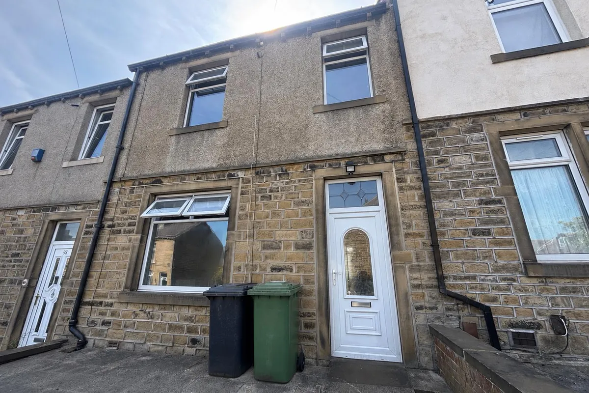 Lightcliffe Road, HUDDERSFIELD