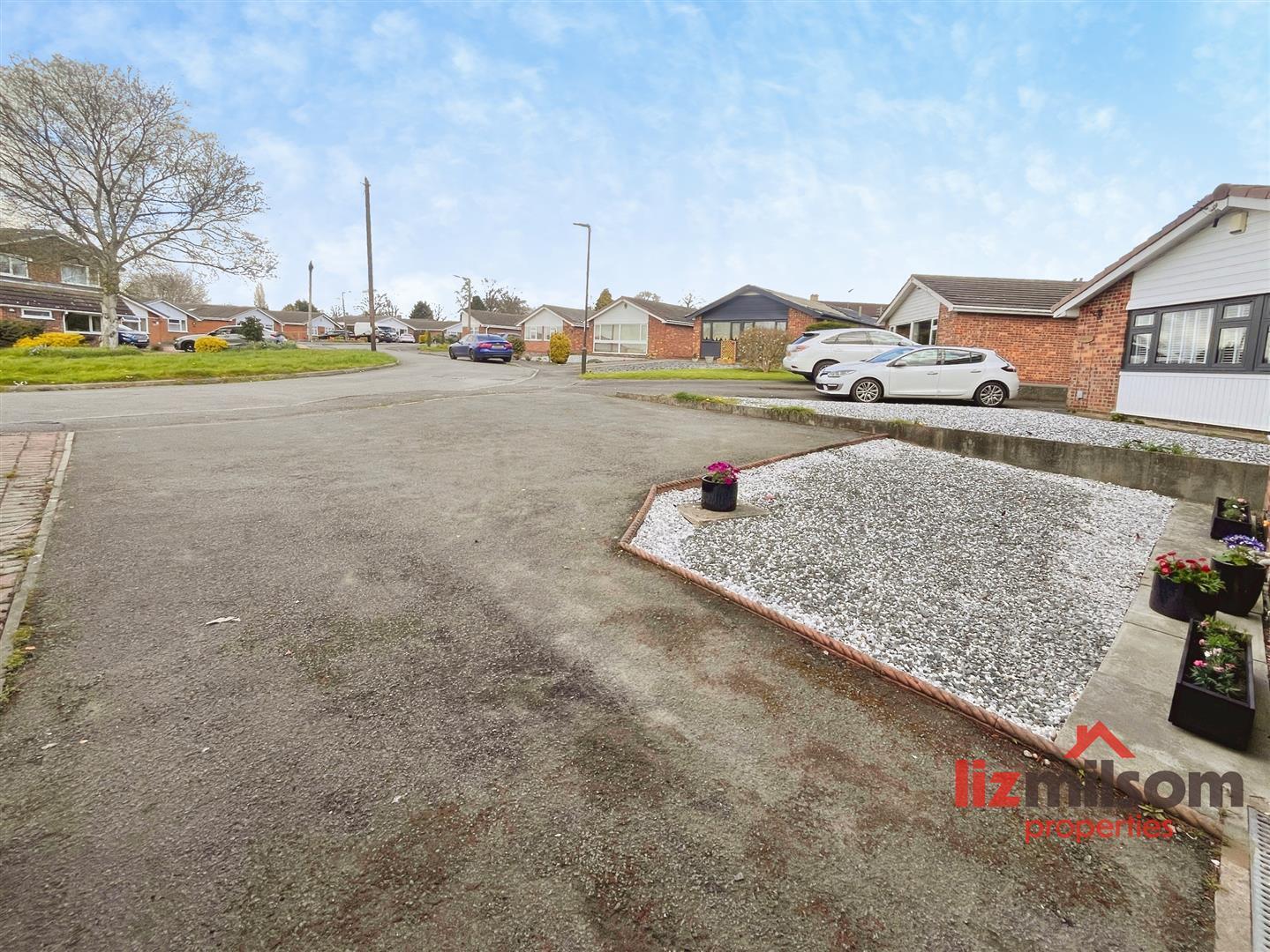 Old Hall Gardens, Church Gresley, Swadlincote Image 18