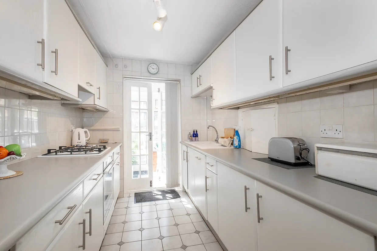 Pine Grove, London, SW19 photo 2