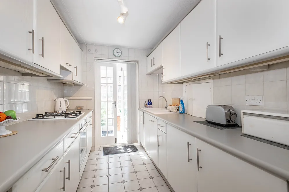 Pine Grove, London, SW19 photo 2