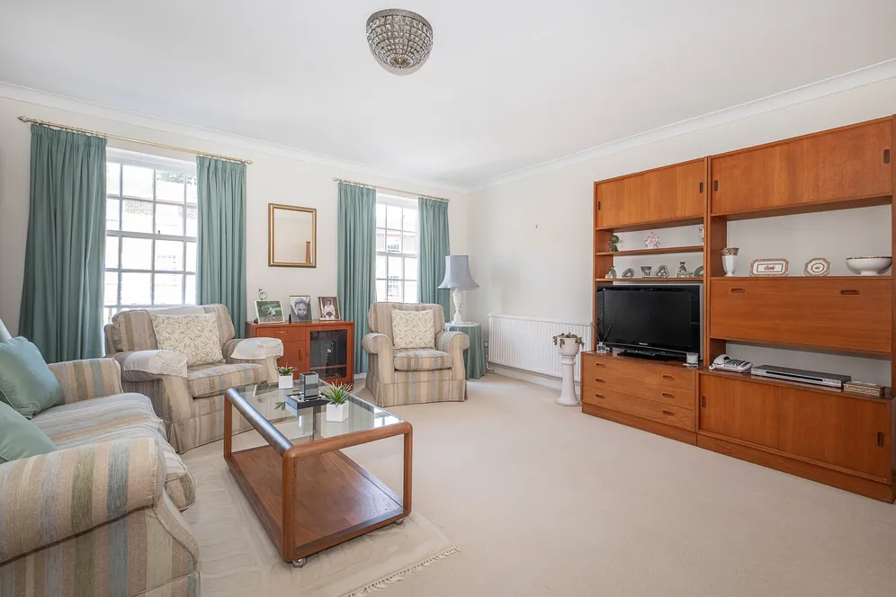 Pine Grove, London, SW19 photo 3