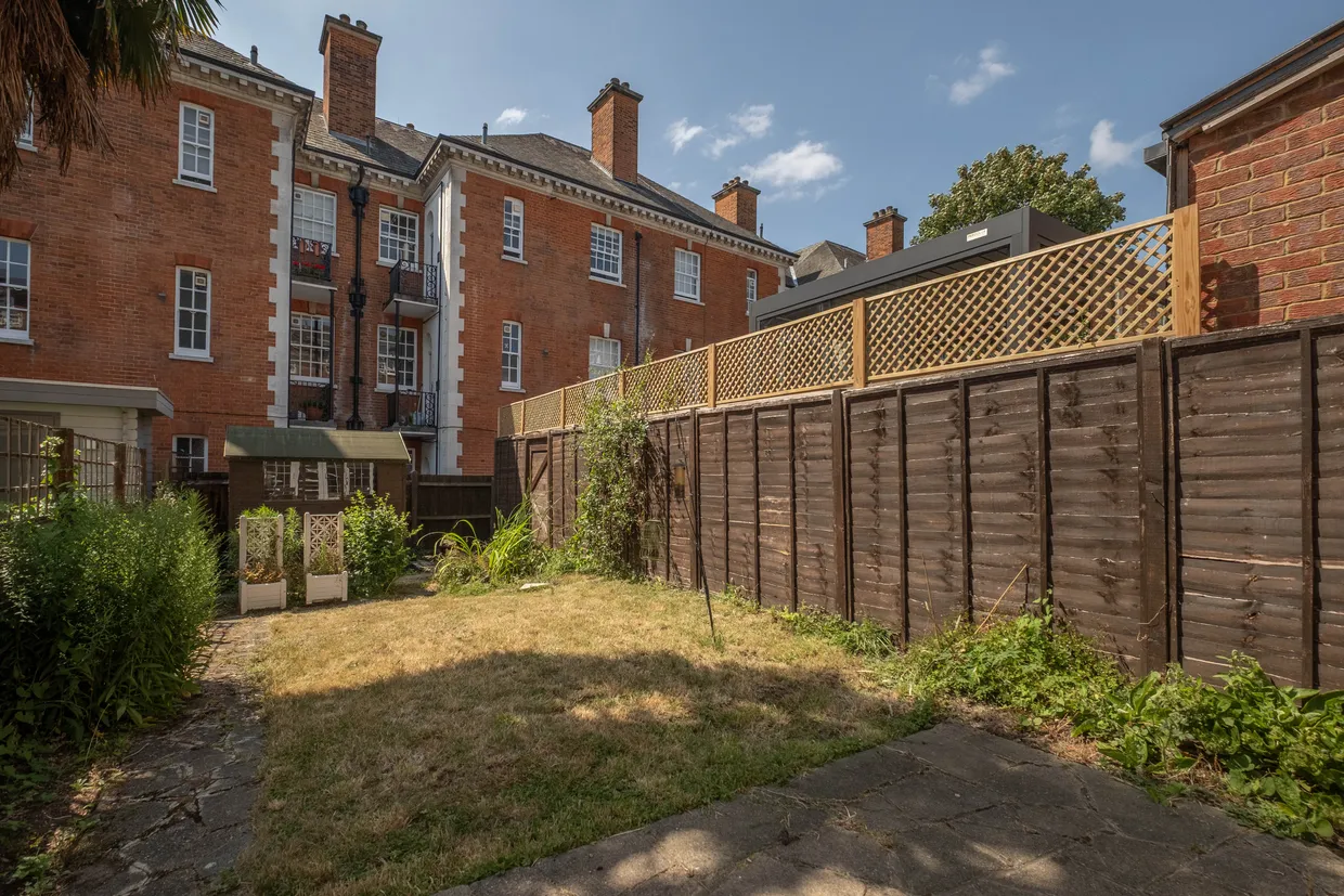 Pine Grove, London, SW19 photo 14