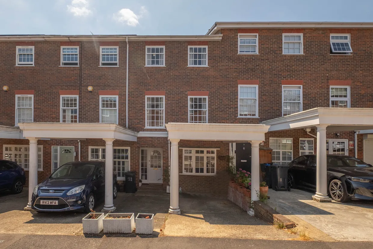 Pine Grove, London, SW19 photo 18