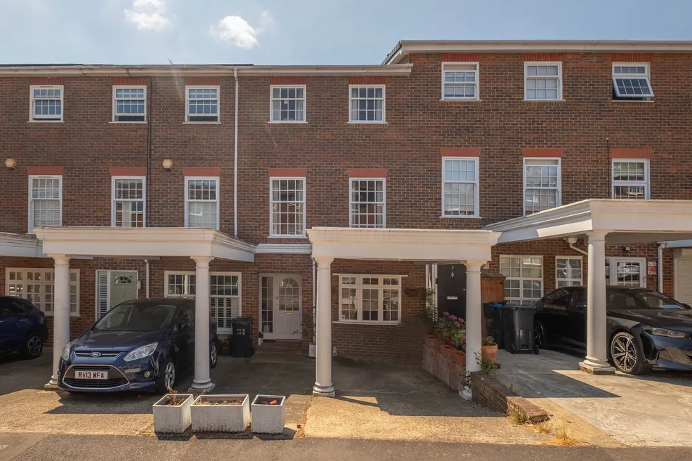 Pine Grove, London, SW19 photo 18