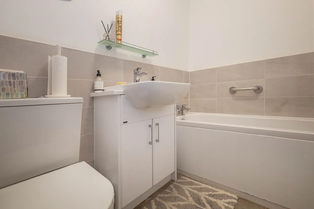 Pine Grove, London, SW19 photo 19