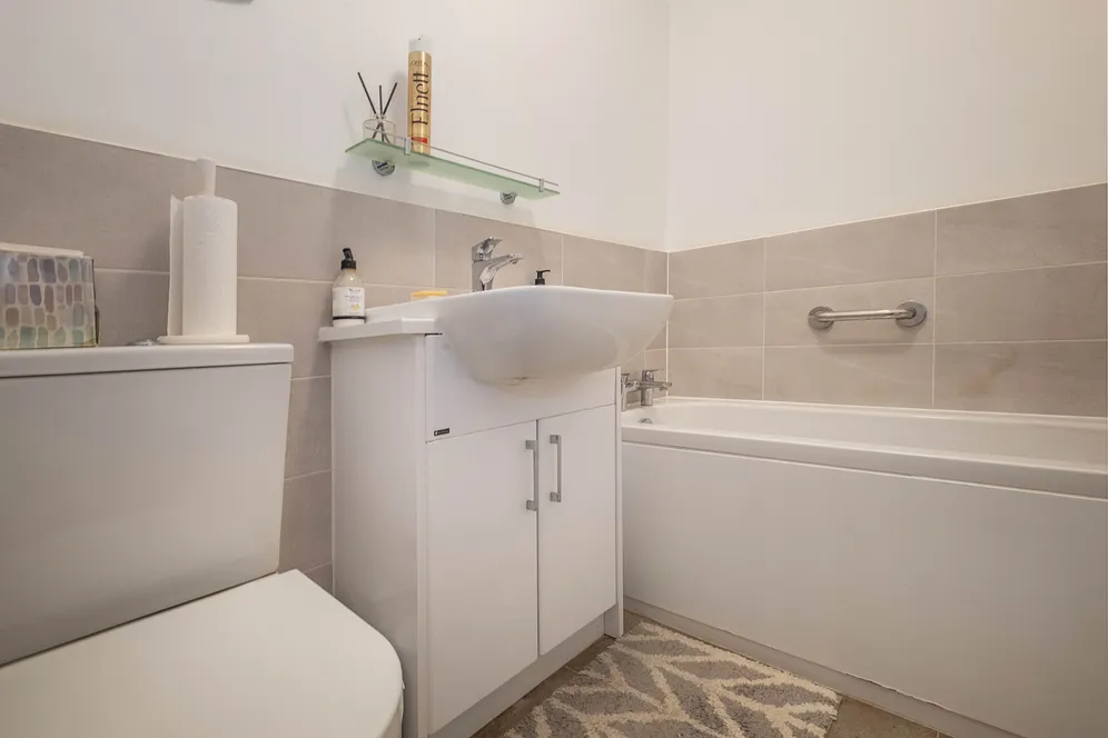 Pine Grove, London, SW19 photo 19