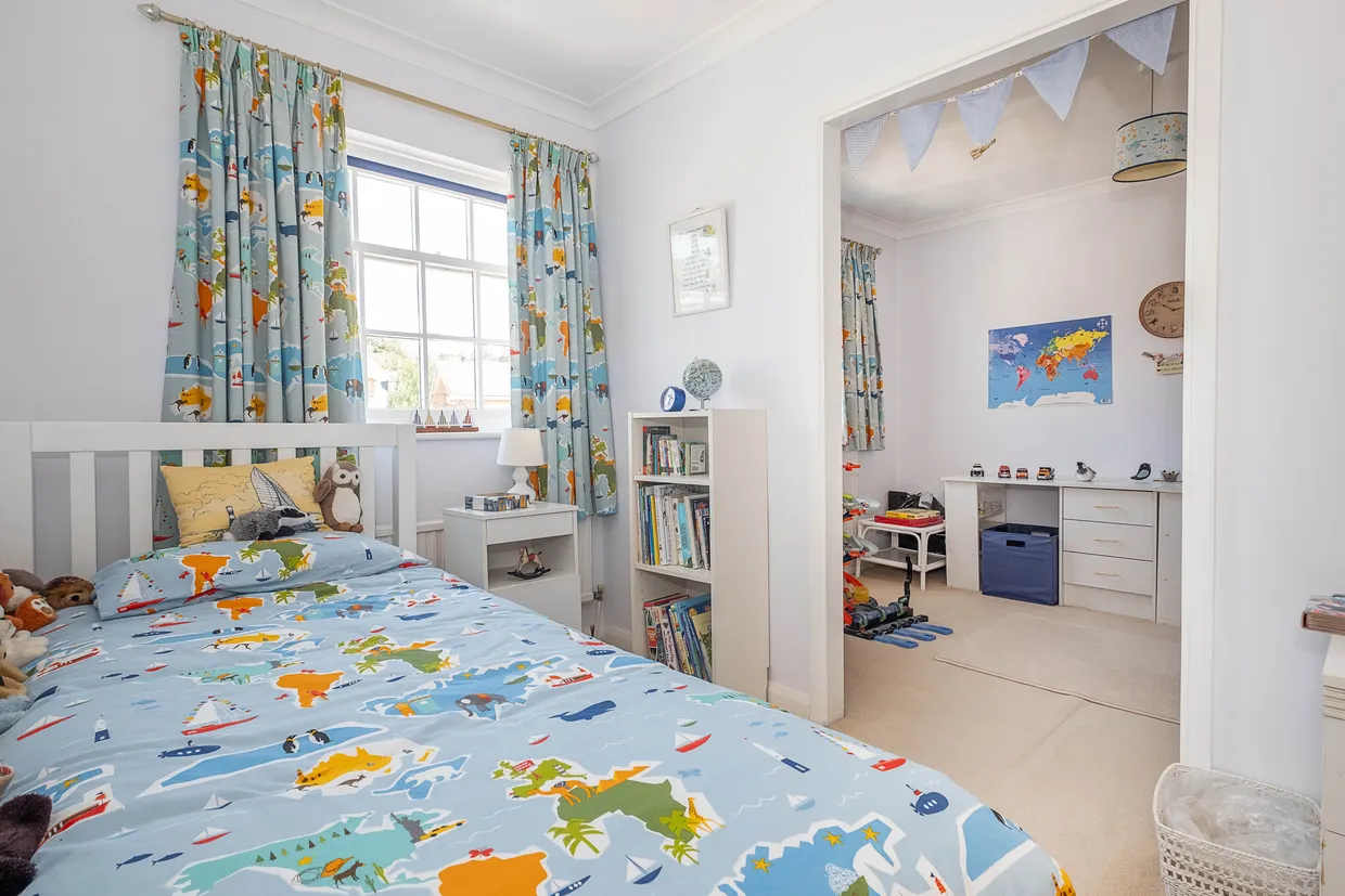 Pine Grove, London, SW19 photo 23