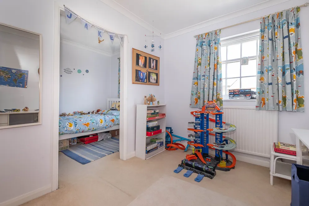 Pine Grove, London, SW19 photo 24
