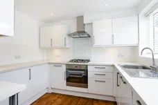 Kingston Lane, Teddington, TW11 photo 2