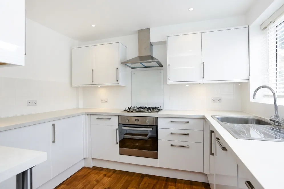 Kingston Lane, Teddington, TW11 photo 2