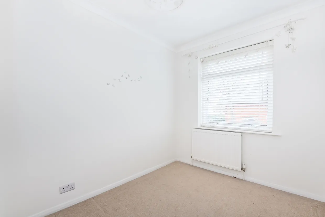 Kingston Lane, Teddington, TW11 photo 6