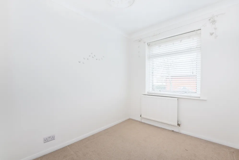 Kingston Lane, Teddington, TW11 photo 6
